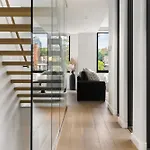 Luxurious Parkside 4Br Terrace House W/Garage