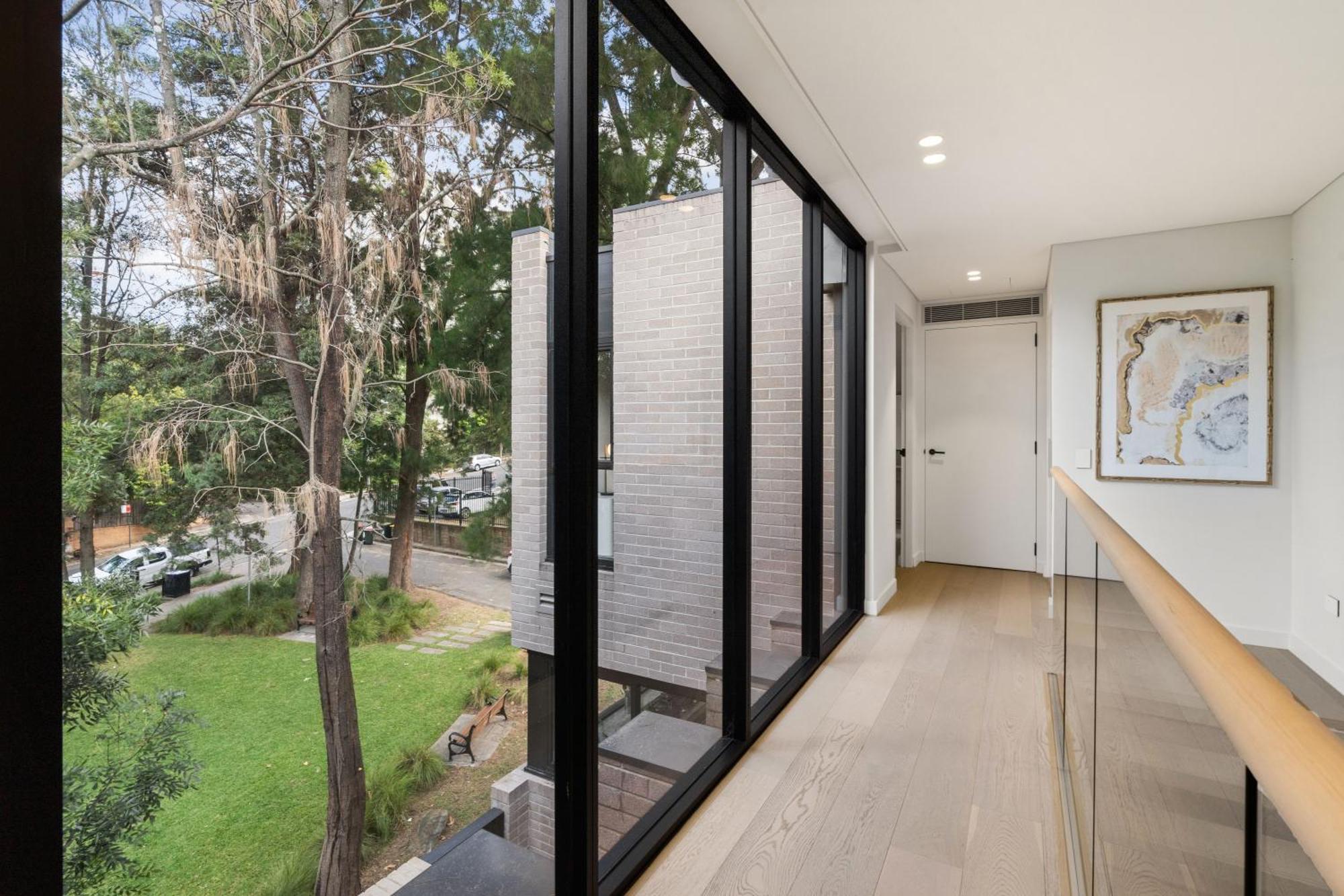 Luxurious Parkside 4br Terrace House W/garage *