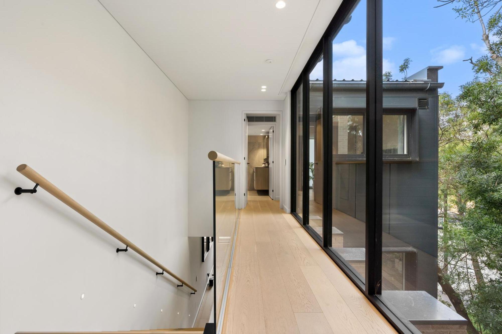 Luxurious Parkside 4br Terrace House W/garage * Sydney