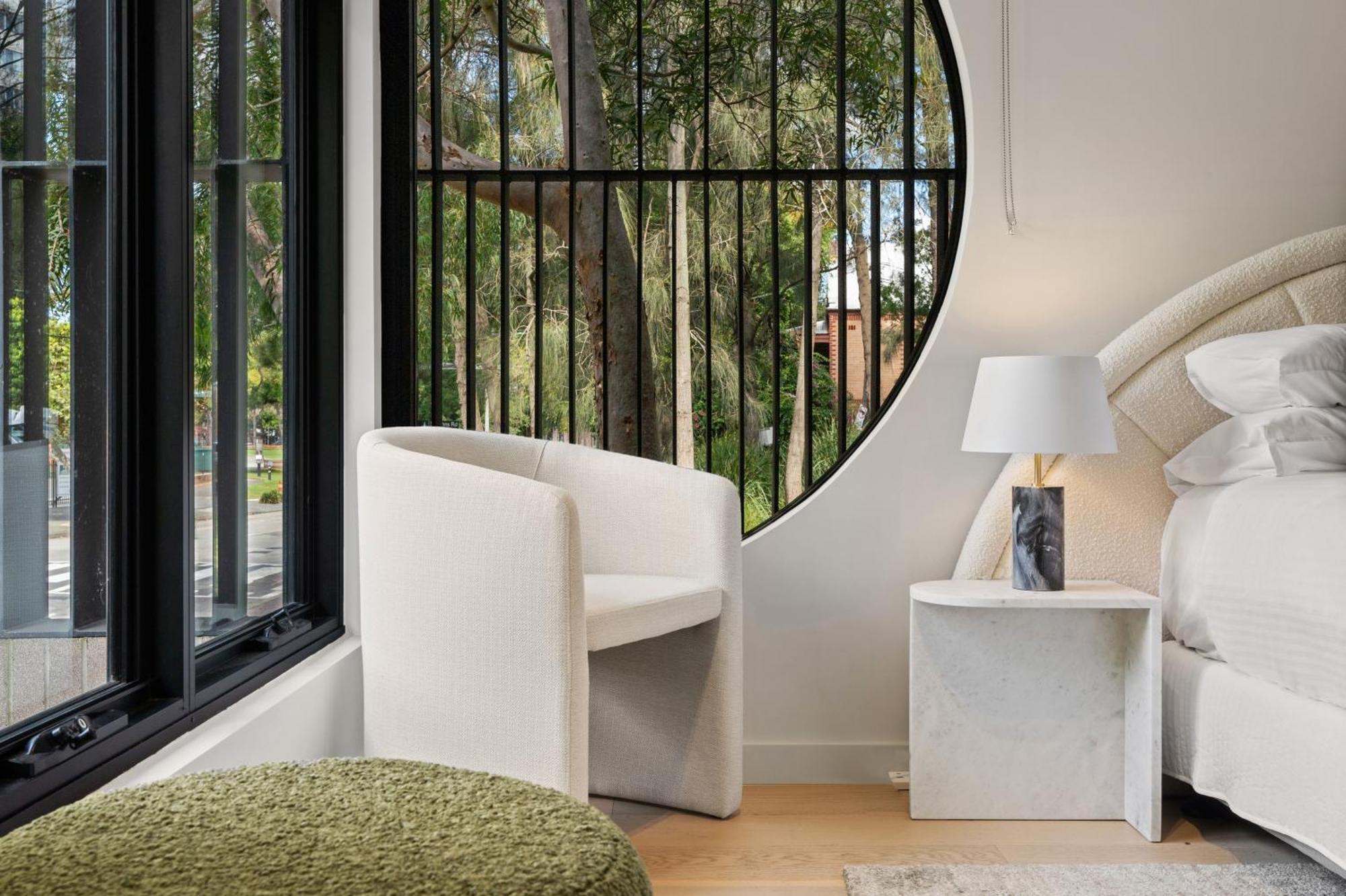 Luxurious Parkside 4br Terrace House W/garage
