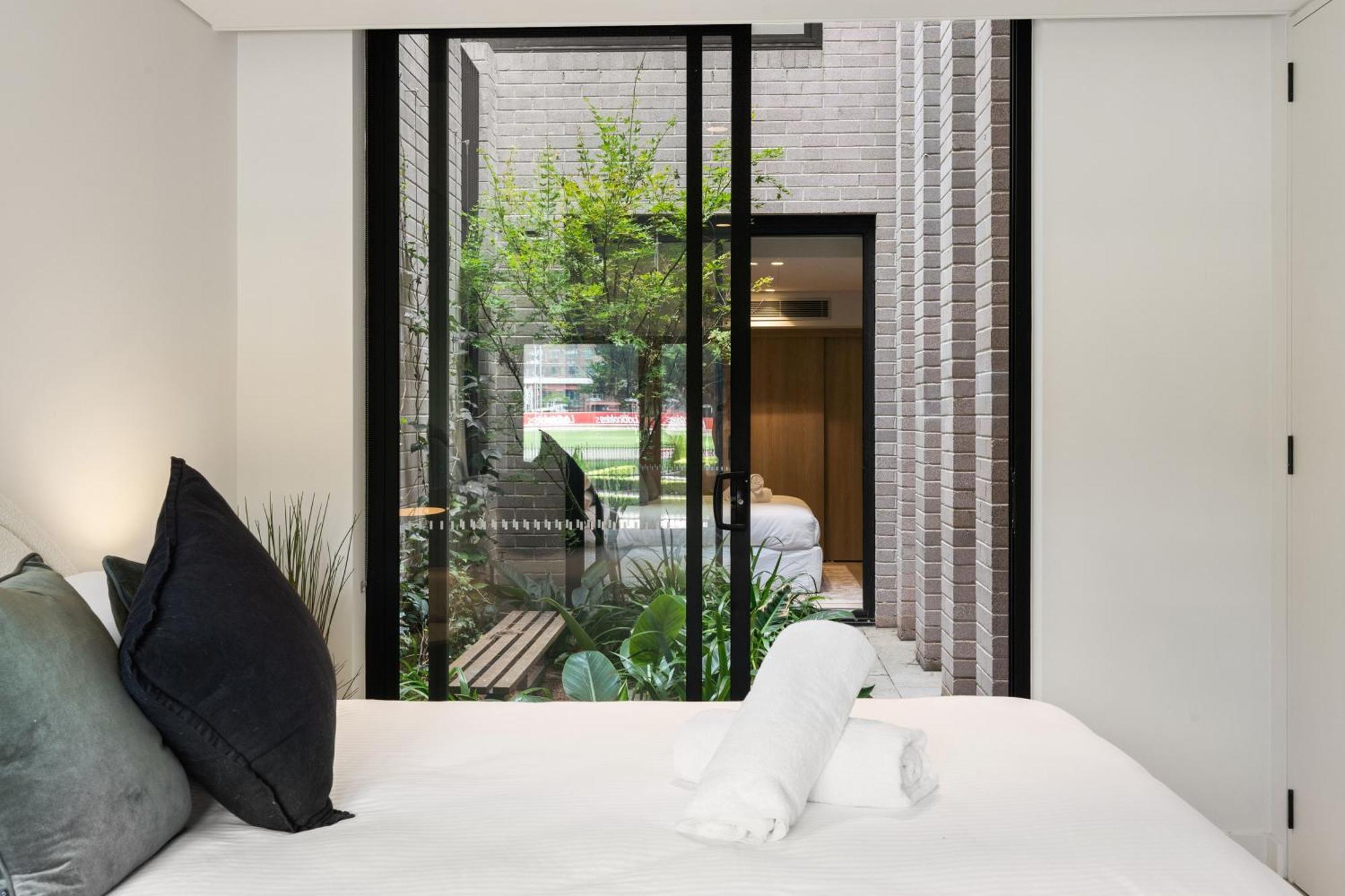 Luxurious Parkside 4br Terrace House W/garage * Sydney
