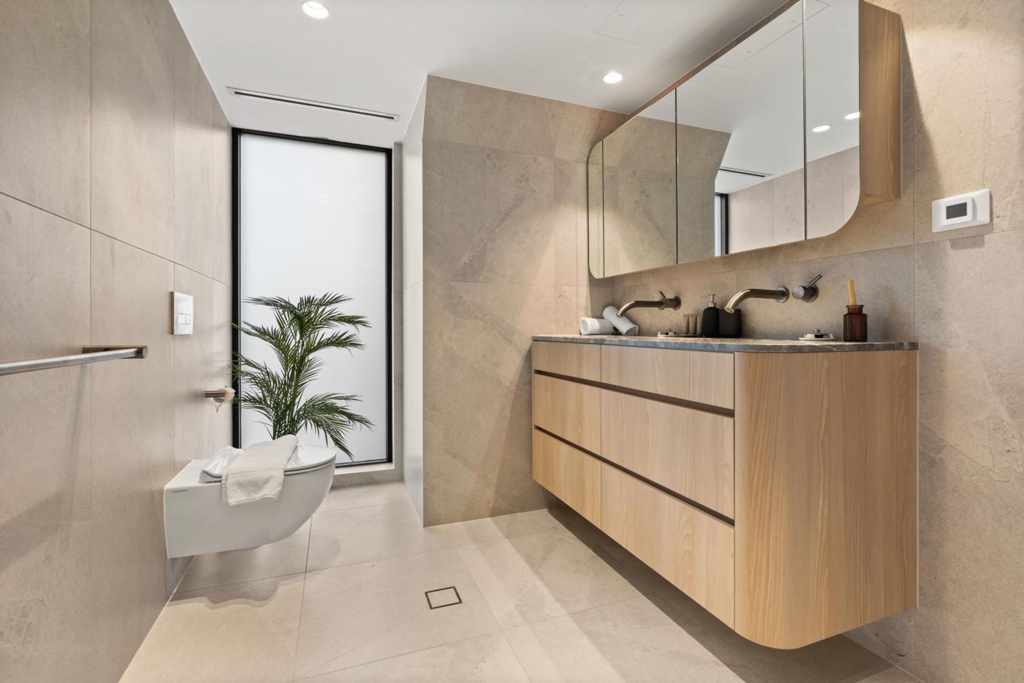Luxurious Parkside 4br Terrace House W/garage Apartment