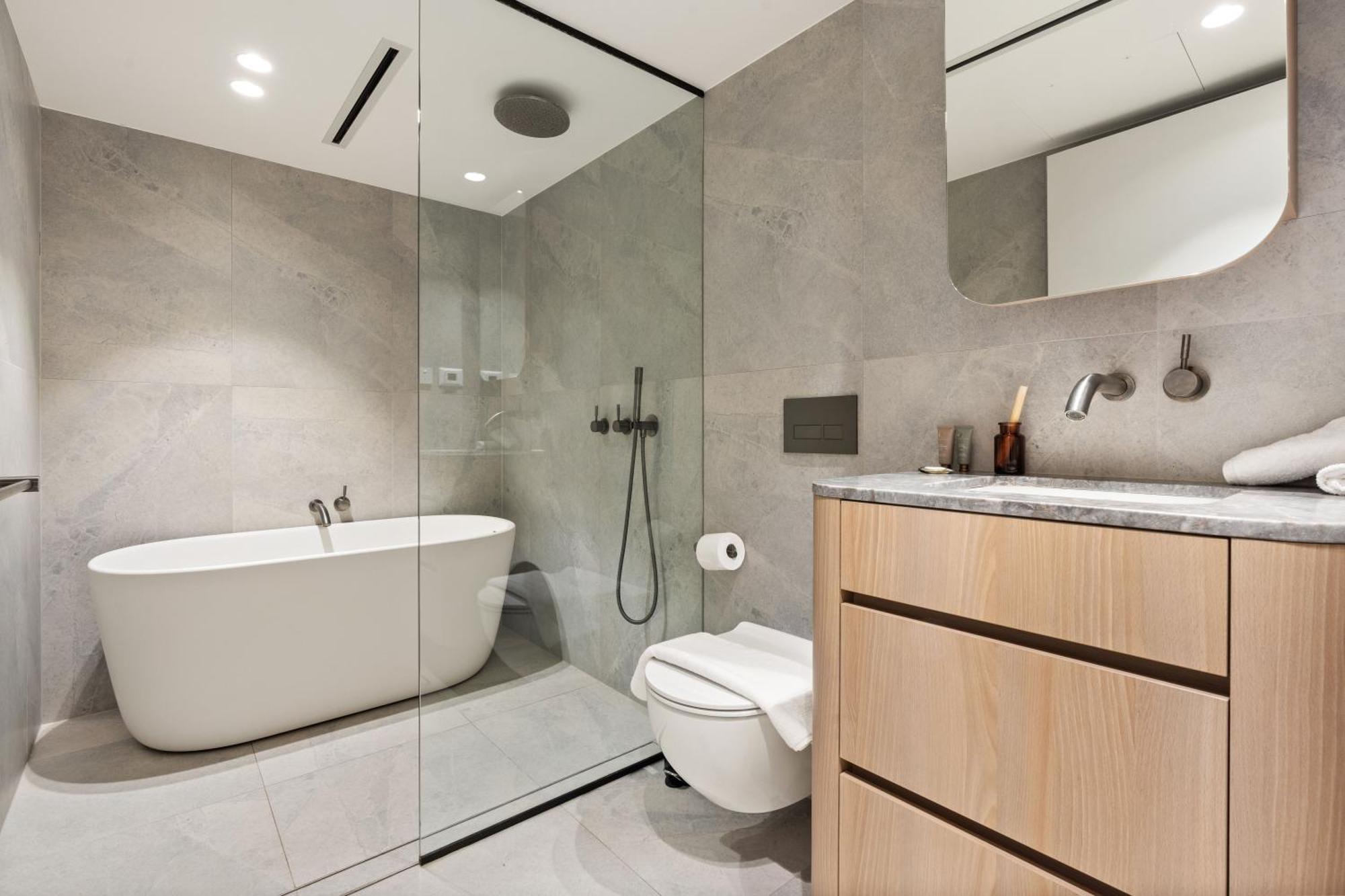 Luxurious Parkside 4br Terrace House W/garage *