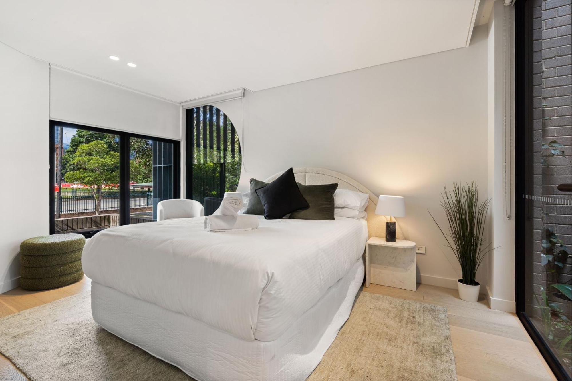 Luxurious Parkside 4br Terrace House W/garage *